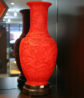 批发采购漆器工艺品-扬州漆器 雕漆龙花瓶 红木座 商务礼品 家居装饰品 精美工艺